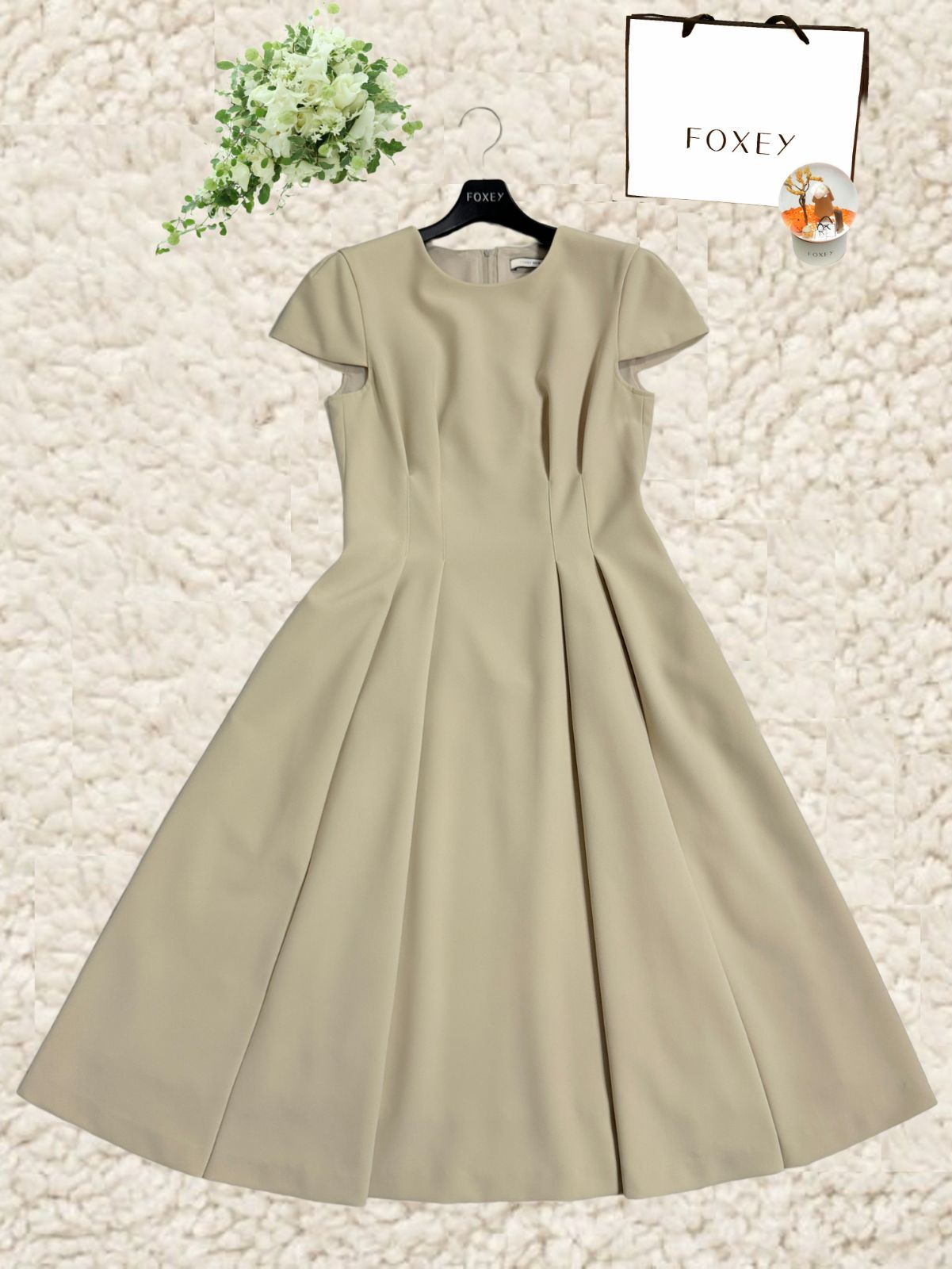 未使用級FOXEY NEW YORK/フォクシーニューヨーク Cap Sleeve Crepe