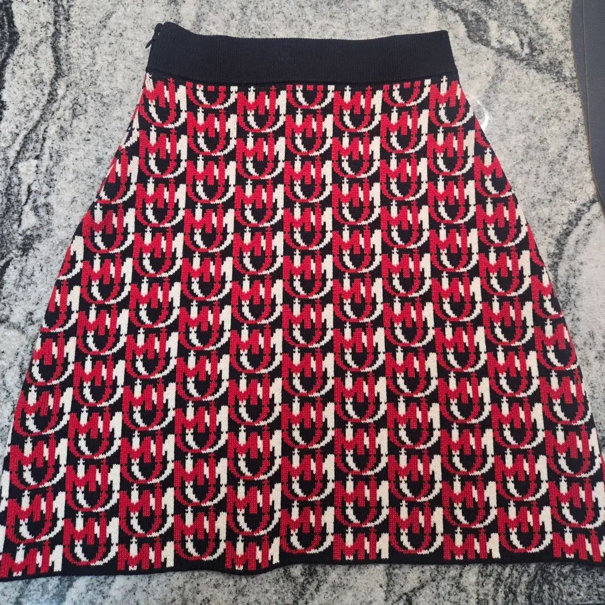 MIU MIU ミュウミュウ ロゴデザイン ニット スカート - メルカリ