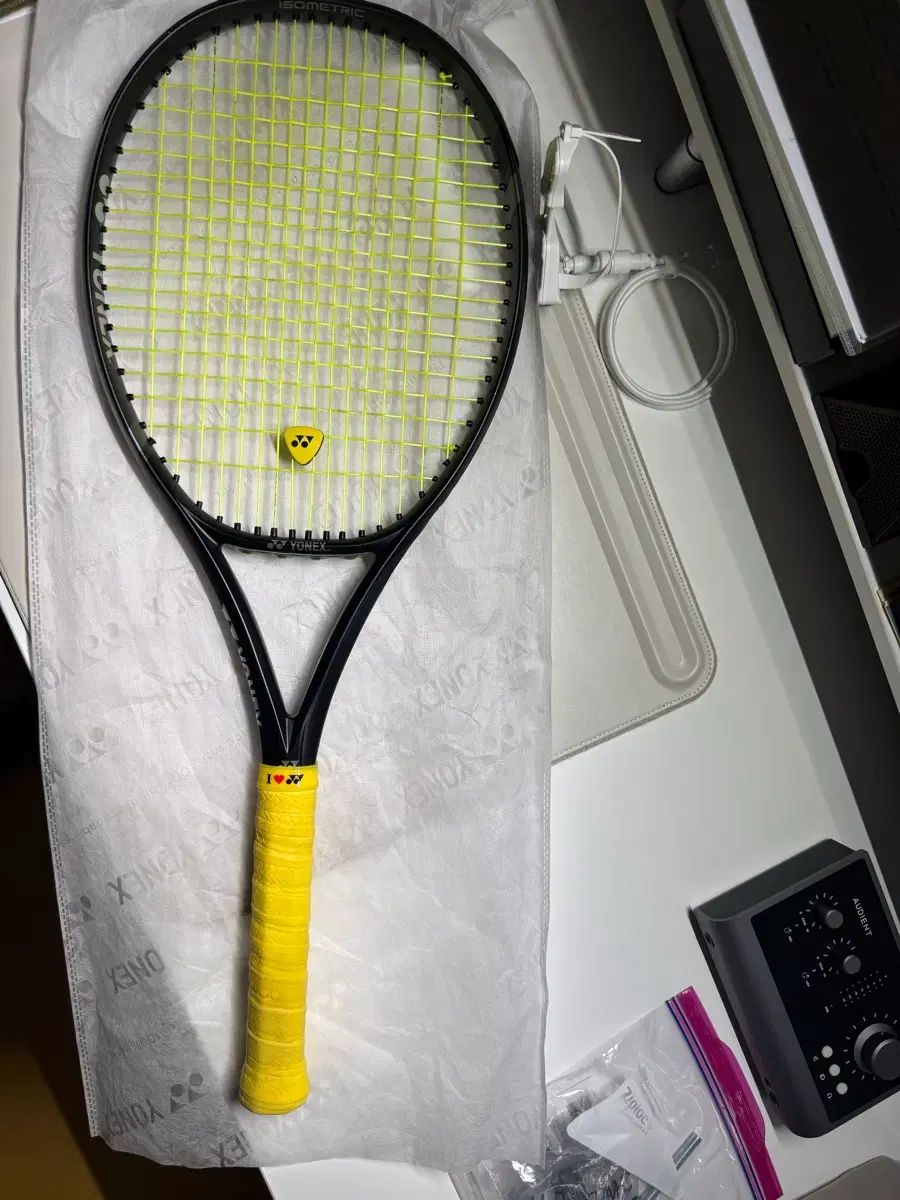 YONEX ヨネックス イゾン 98 テニスラケット 305g 2024年 アクア