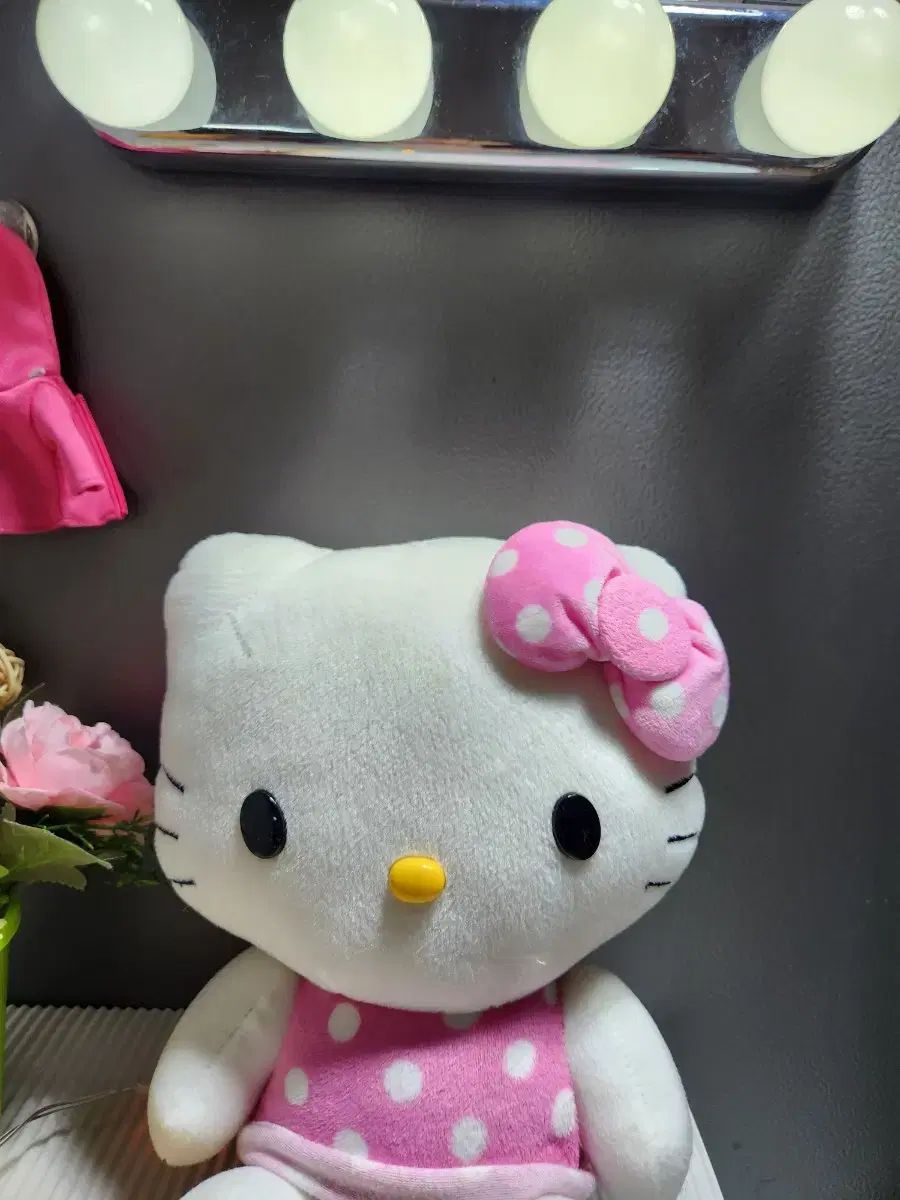 ハローキティ ぬいぐるみ (正規品) - メルカリ