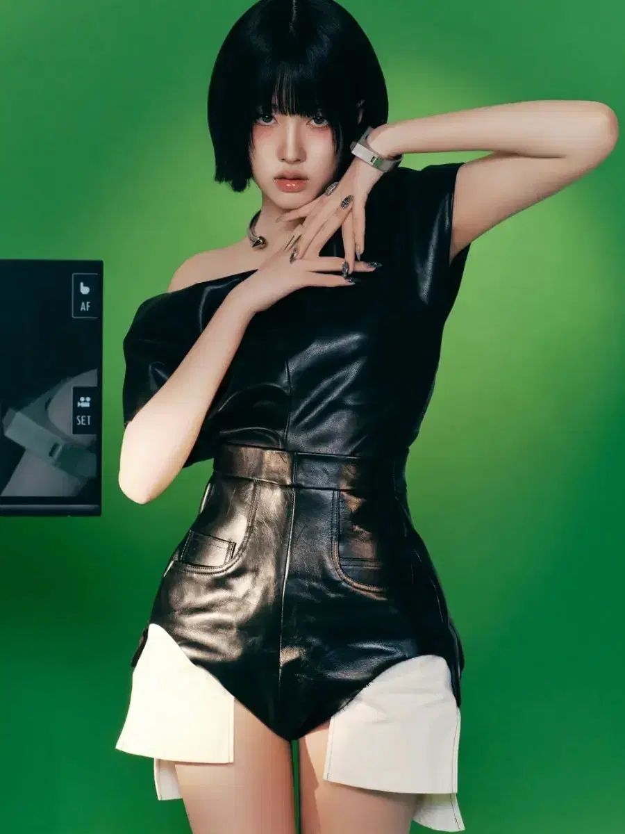 STAYC ユン 直筆サイン入りチェキ ポラロイド STAYC ユン(YOON・ジャユン) サイン入りチェキ ポラロイド 出品 - メルカリ