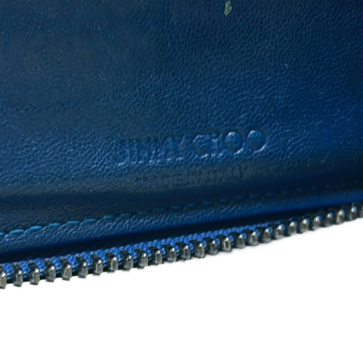 JIMMY CHOO ネイビー 2つ折り財布 JIMMY CHOO(ジミーチュウ) 2つ折り財布 - ネイビー ラウンドファスナー