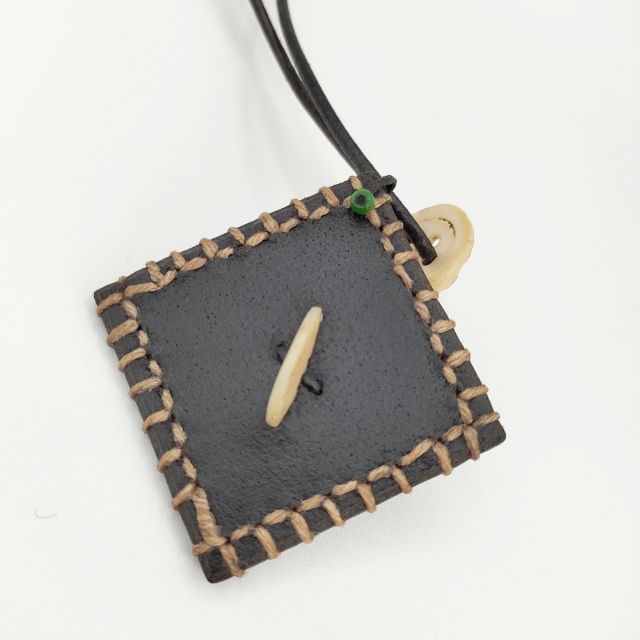 HENRY CUIR 革 レザー ビーズ シェル ネックレス ブラック レディース