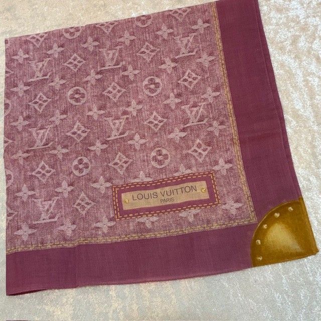 ルイヴィトン Louis Vuitton LVロゴ アクセサリーピンクモノグラム