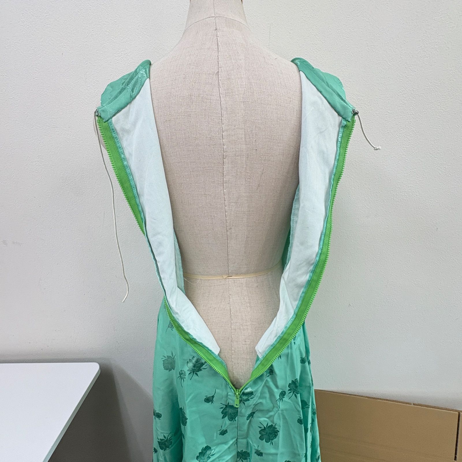 フラメンコ衣装 ドレス ワンピース 黄緑 翡翠色 バラ柄 フレア