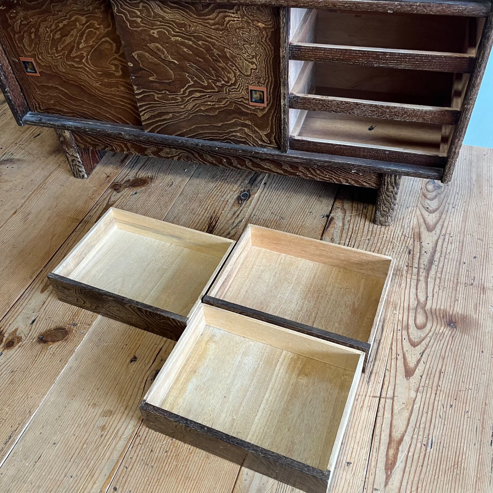 ヴィンテージ サイドボード キャビネット 食器棚 ガラス戸 レトロ y556