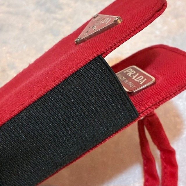 プラダ PRADA 三角ロゴプレート ナイロンアクセサリーストラップ