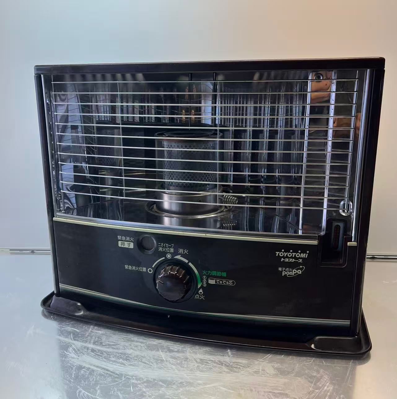 トヨトミ 石油ストープ RS -D29D 2013年製 - メルカリ