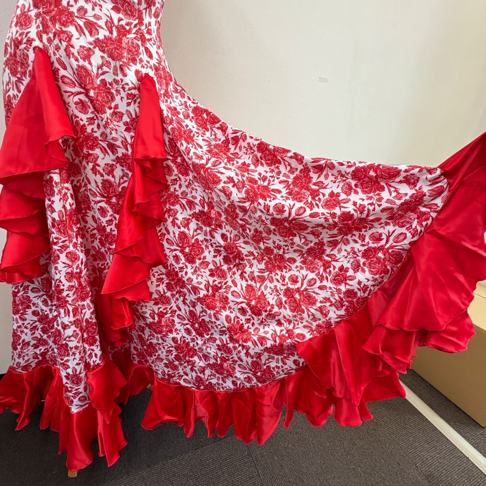 Naomi Collection】フラメンコ衣装 ドレス ワンピース 赤 バラ柄