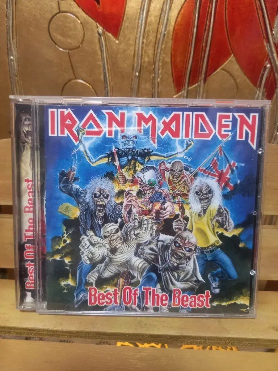 CD IRON MAIDEN Best of the beast - メルカリ