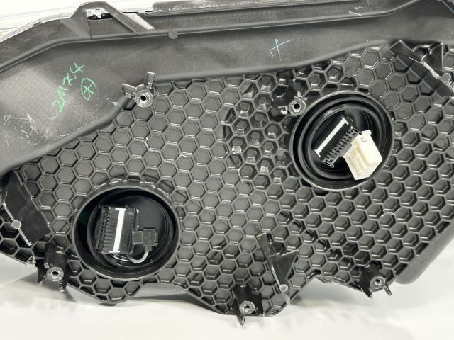 ハリアー ターボ ASU60W ASU65W 後期 純正 左ヘッドライト 左ライト