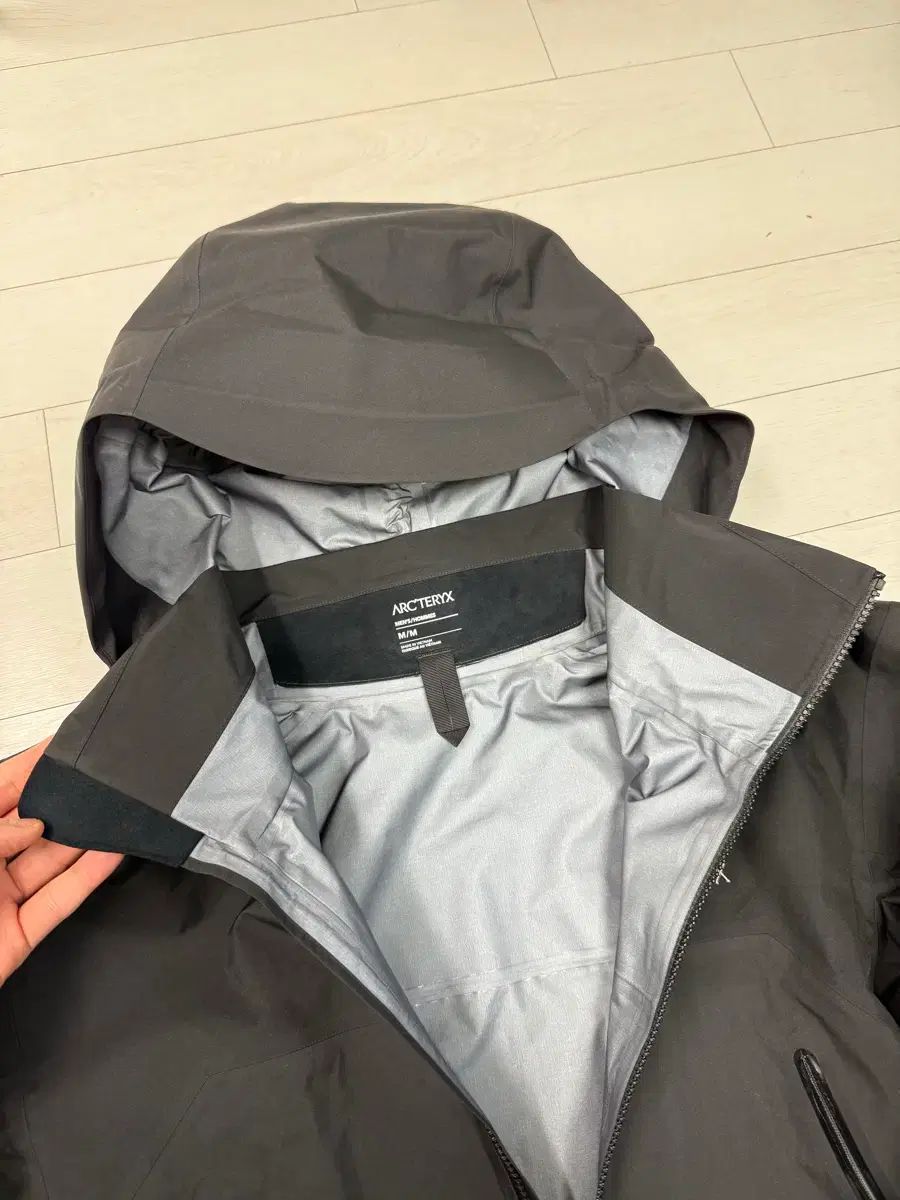  ARC TERYX ベータ AR M サイズ ブラック 一回着用 9|9 その他 アウター