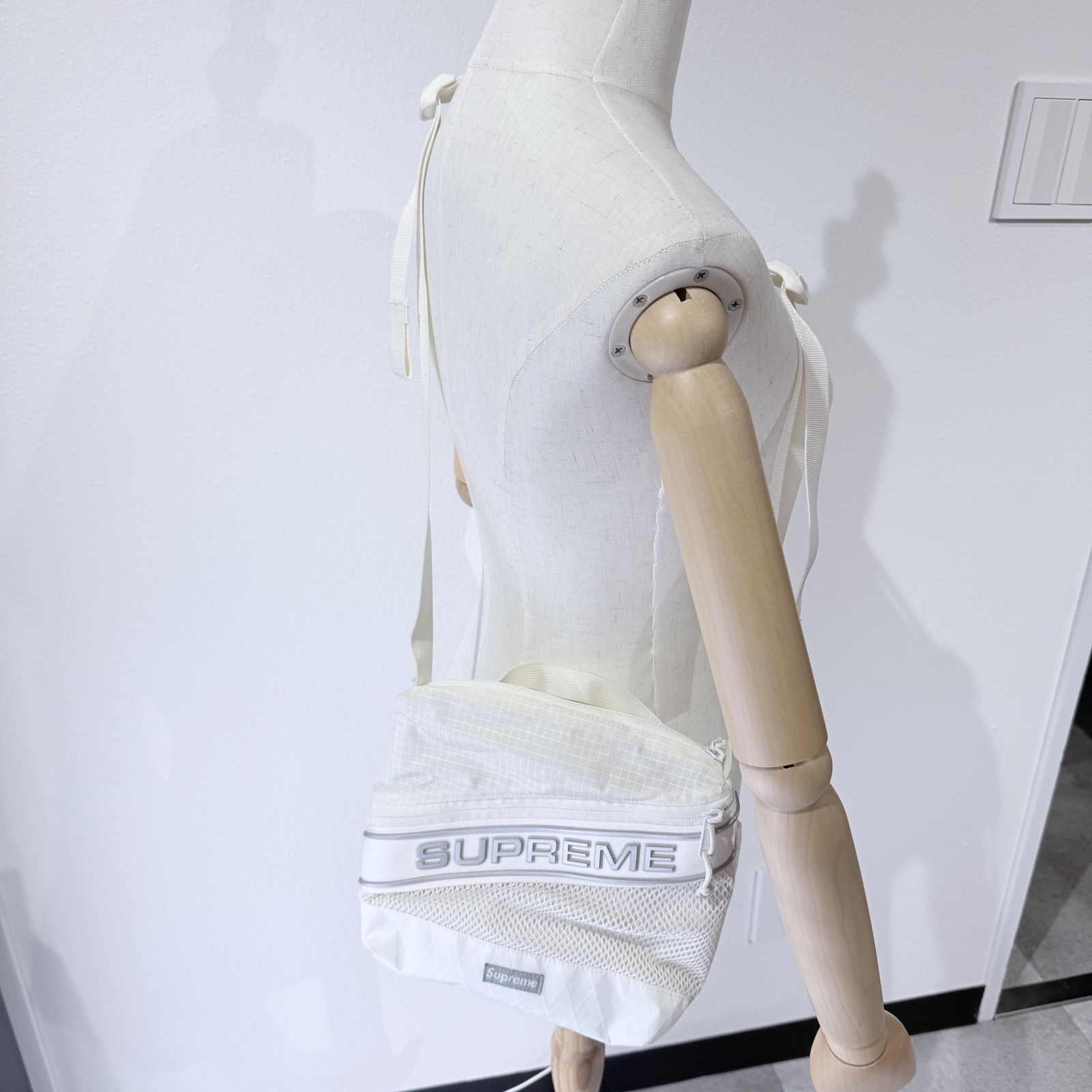 SUPREME（シュプリーム）X-PAC ショルダーバッグ ホワイト メッシュ