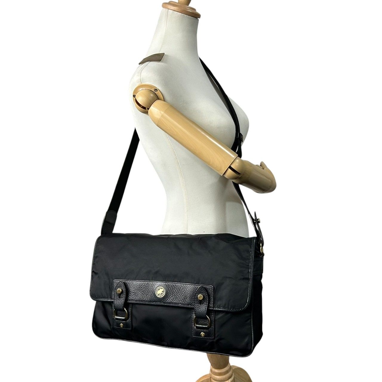 ハンティングワールド ショルダーバッグ メッセンジャーバッグ ブラック レザー ✨未使用級✨ハンティングワールド メッセンジャーバッグ キャンバス