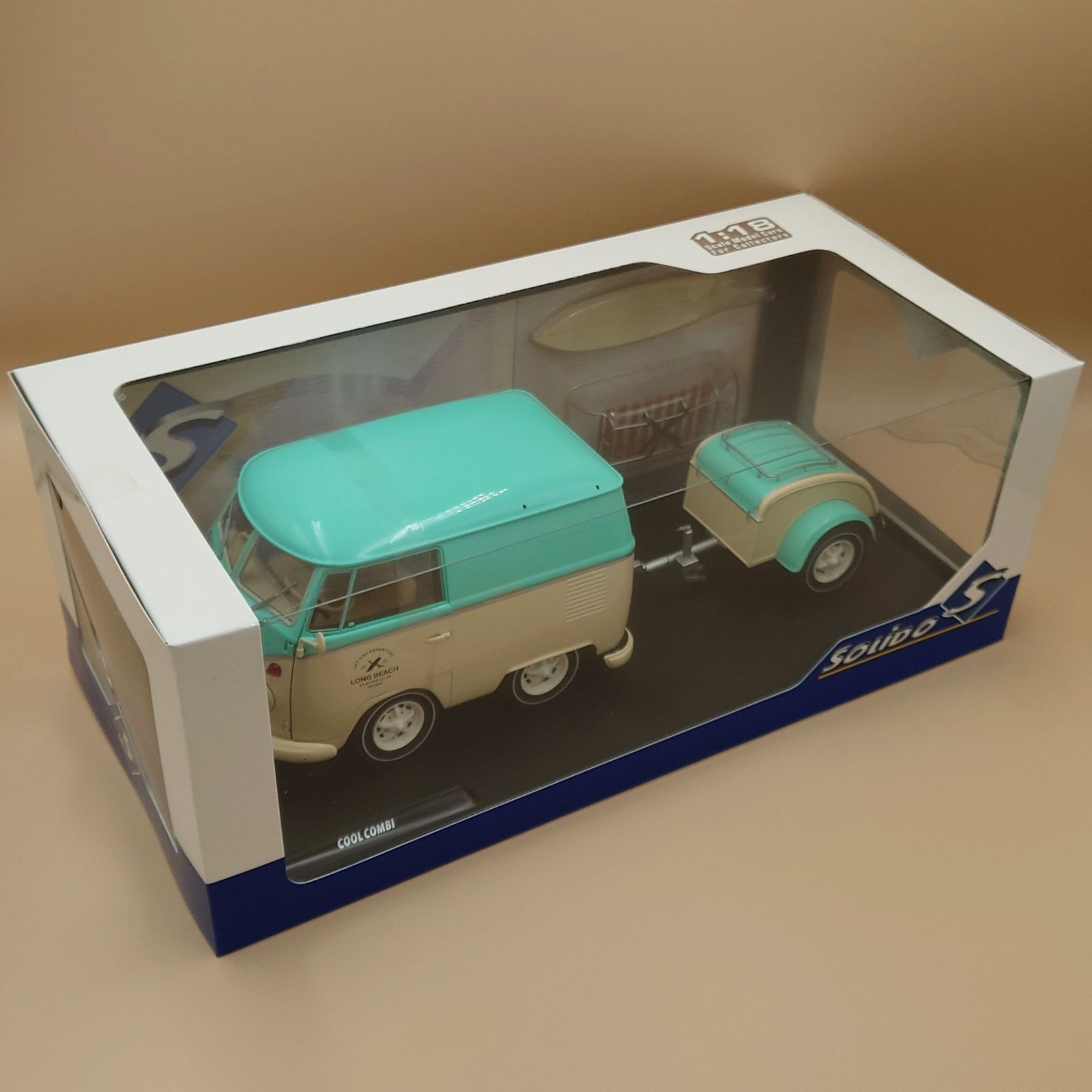1/18 クール コンビ フォルクスワーゲンT1 ミント/ホワイト 2024