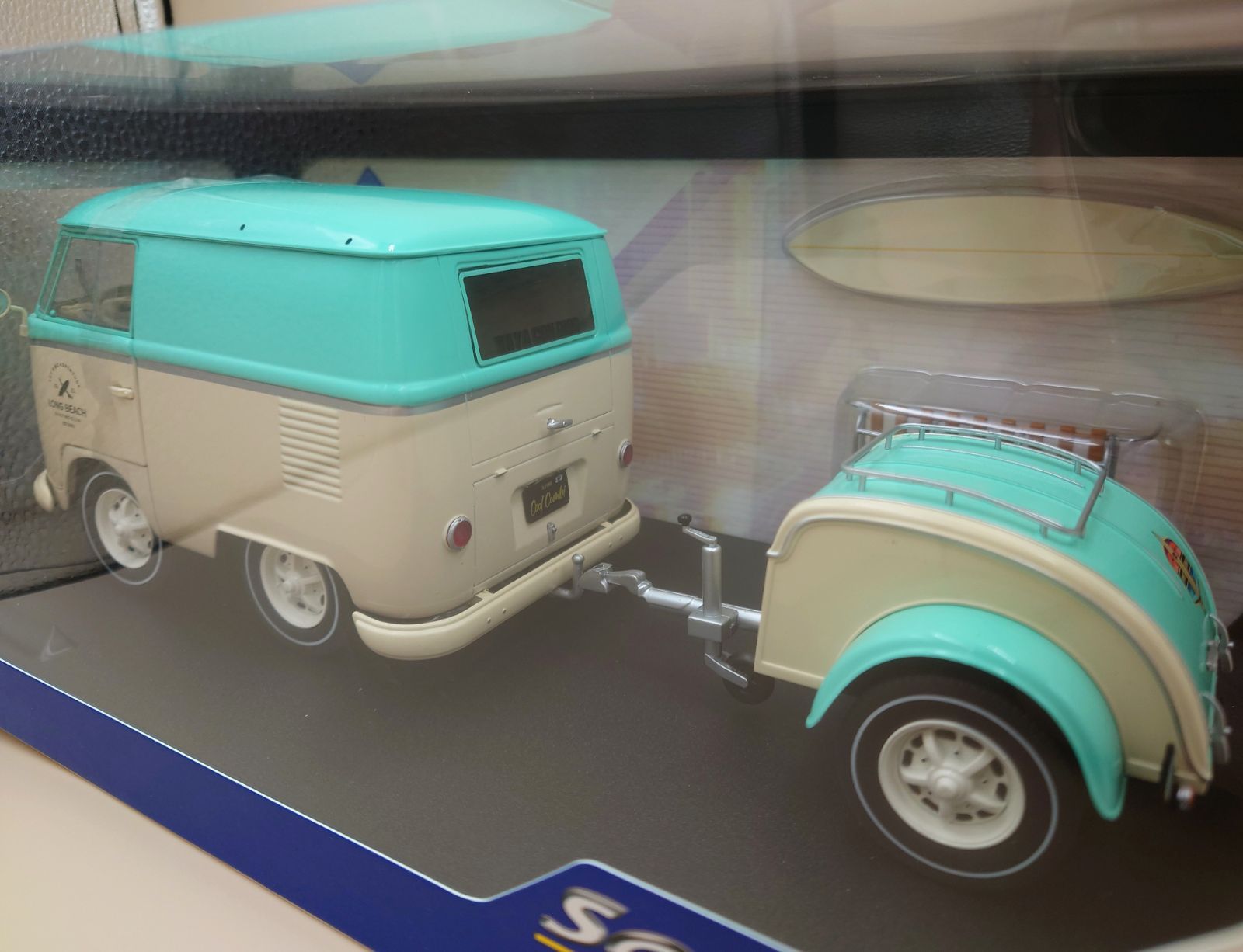 1/18 クール コンビ フォルクスワーゲンT1 ミント/ホワイト ソリド製 1
