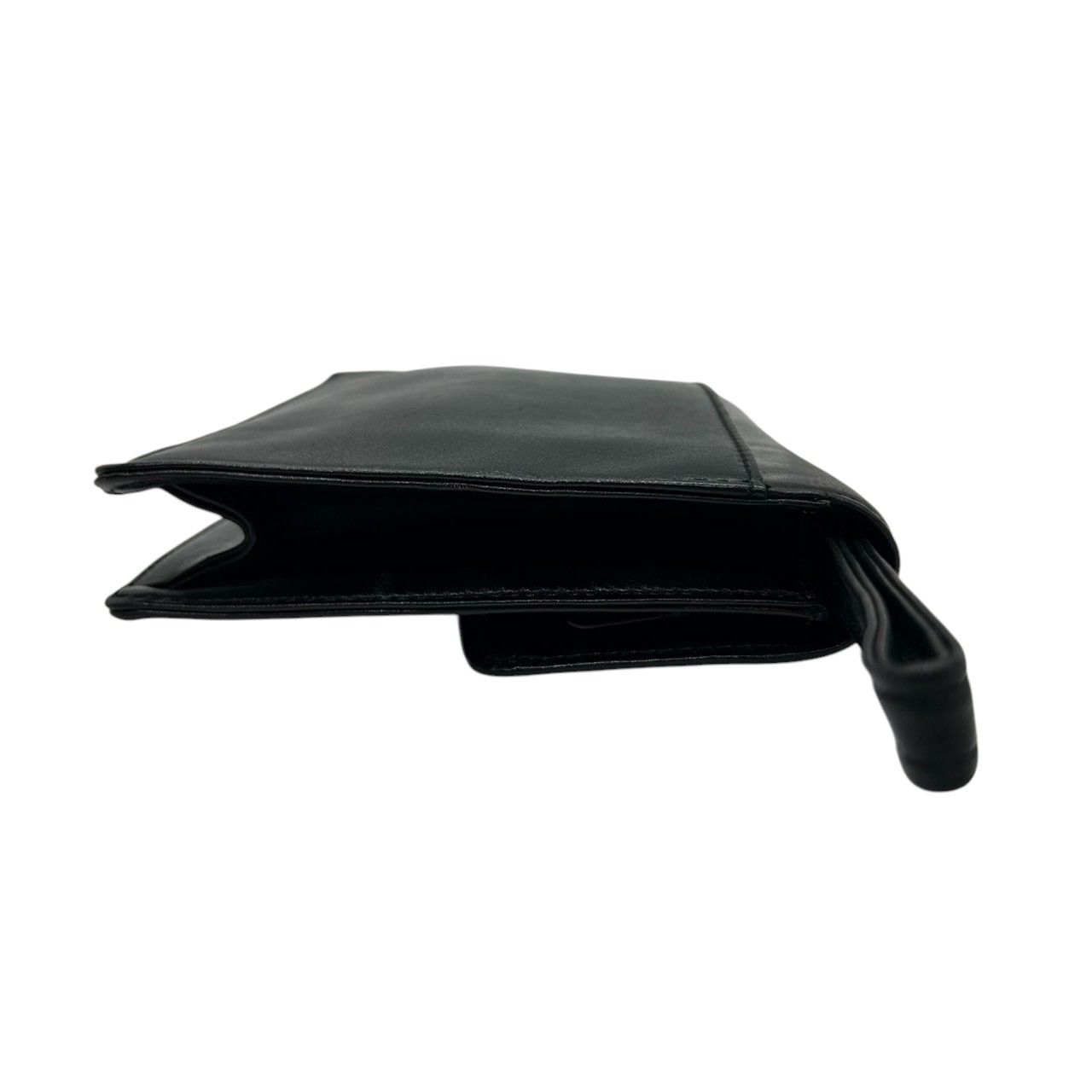 ✨良品✨ イヴサンローラン セカンドバッグ クラッチバッグ YSLロゴ 本革 黒 サンローラン(SAINT LAURENT)サンローラン YSLロゴ セカンドバッグ