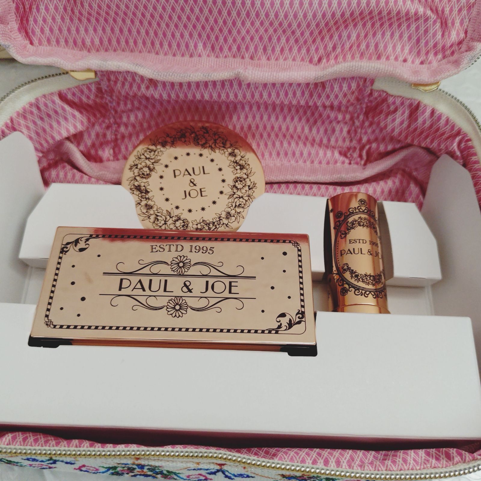 新品未開封品〉PAUL&JOE クリスマスコフレ2025 メイクアップ
