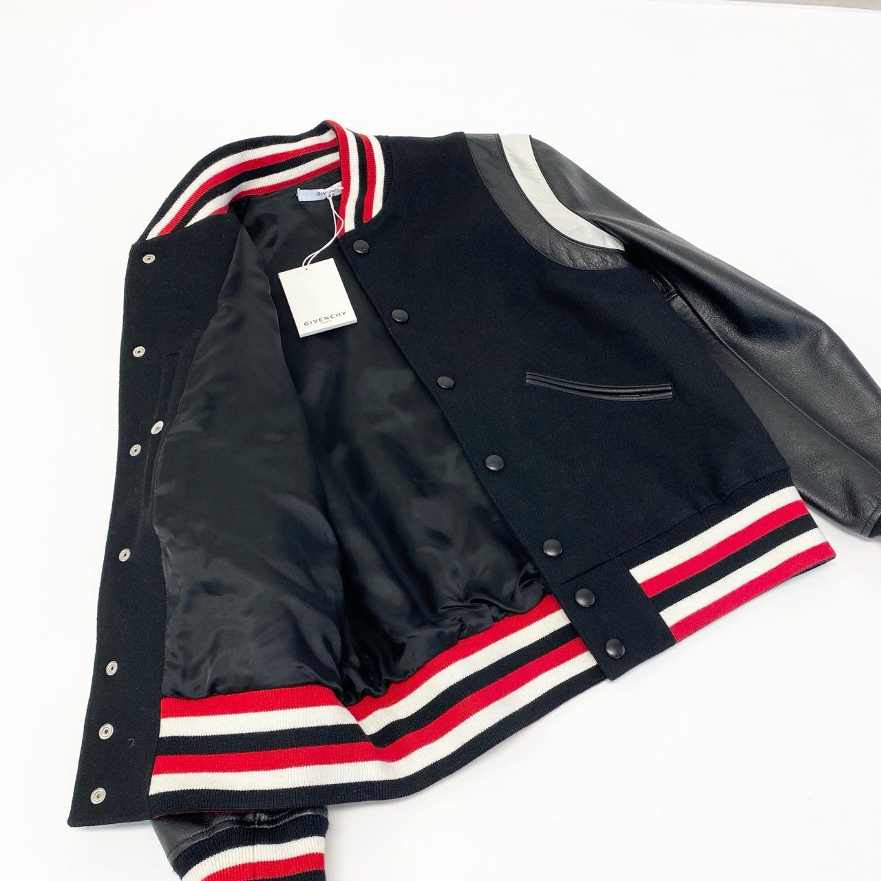 未使用タグ付 GIVENCHY スタジャン L相当 レザー切替 ボンディング 未使用タグ付 GIVENCHY スタジャン L相当 レザー切替 ボンディング メンズ