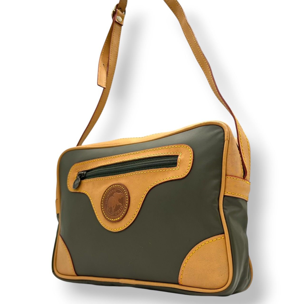 良品】ハンティングワールド HUNTING WORLD ショルダーバッグ 斜め掛け