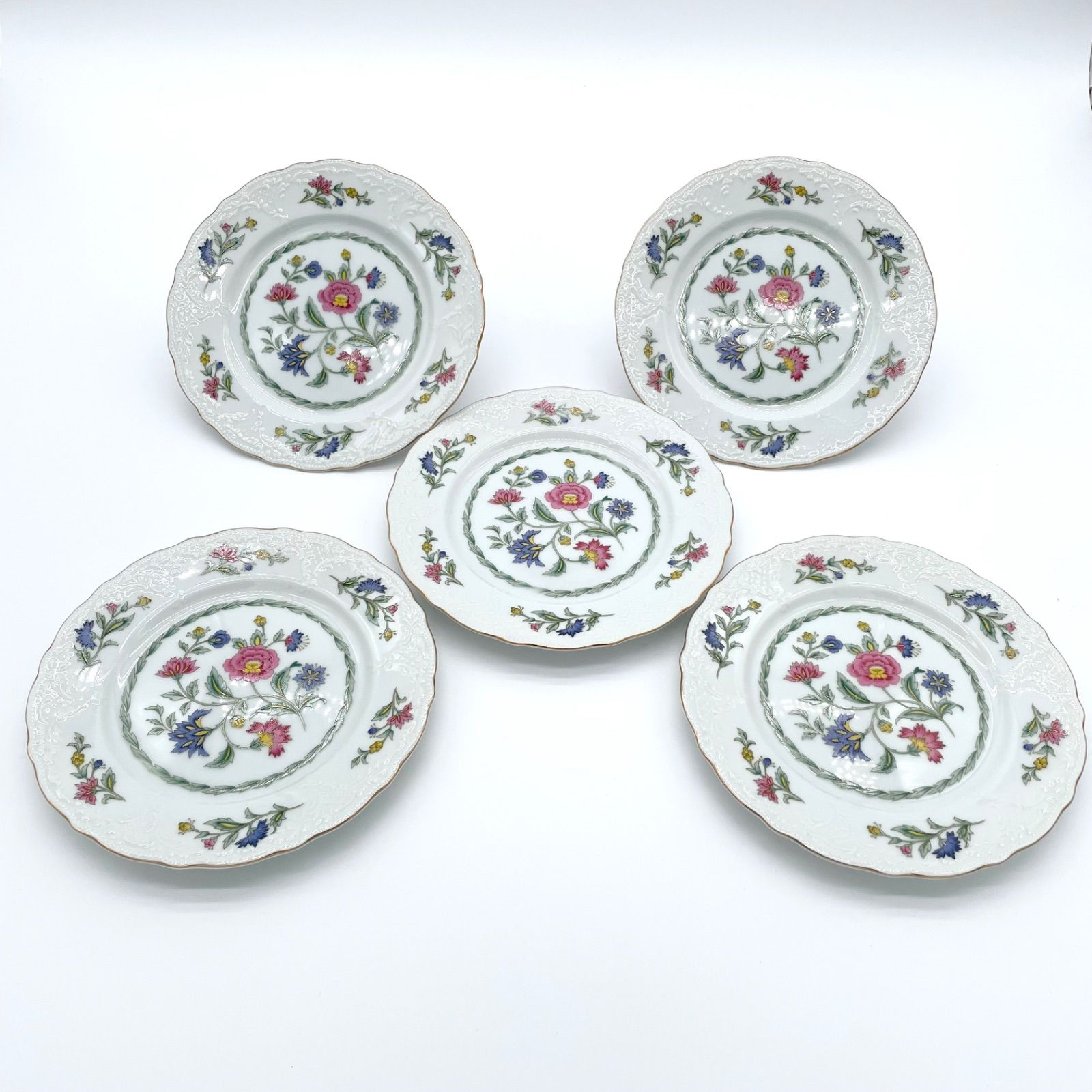 花柄 皿MOMOYAMA) 陶磁器20c m 4枚、小4枚17cm 桃山陶器 MOMOYAMA プレート 5枚セット 花柄 金彩 エンボス加工 高級感