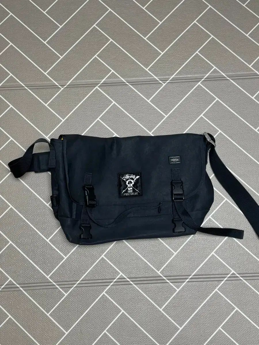 ポーター x STUSSY コラボ メッセンジャーバッグ - メルカリ