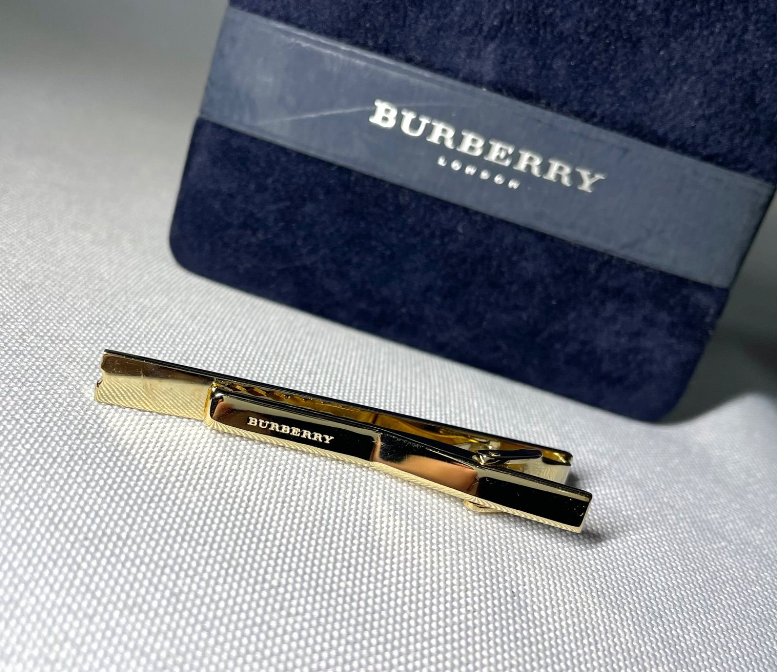 美品 BURBERRY バーバリー ブランドロゴ文字 ゴールド&シルバー