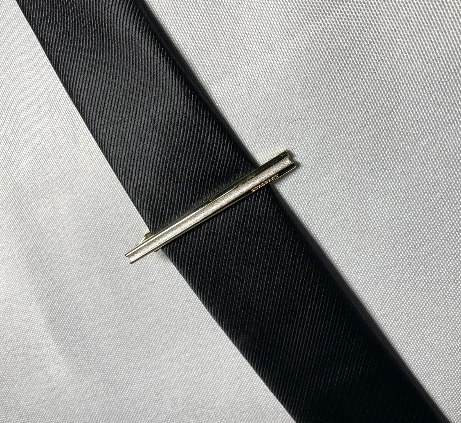 美品 BURBERRY バーバリー ブランドロゴ文字 ゴールド&シルバー