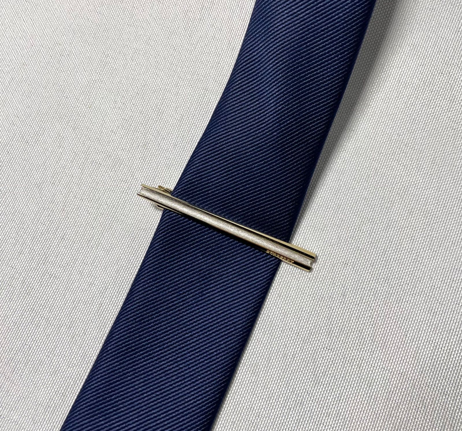 美品 BURBERRY バーバリー ブランドロゴ文字 ゴールド&シルバー