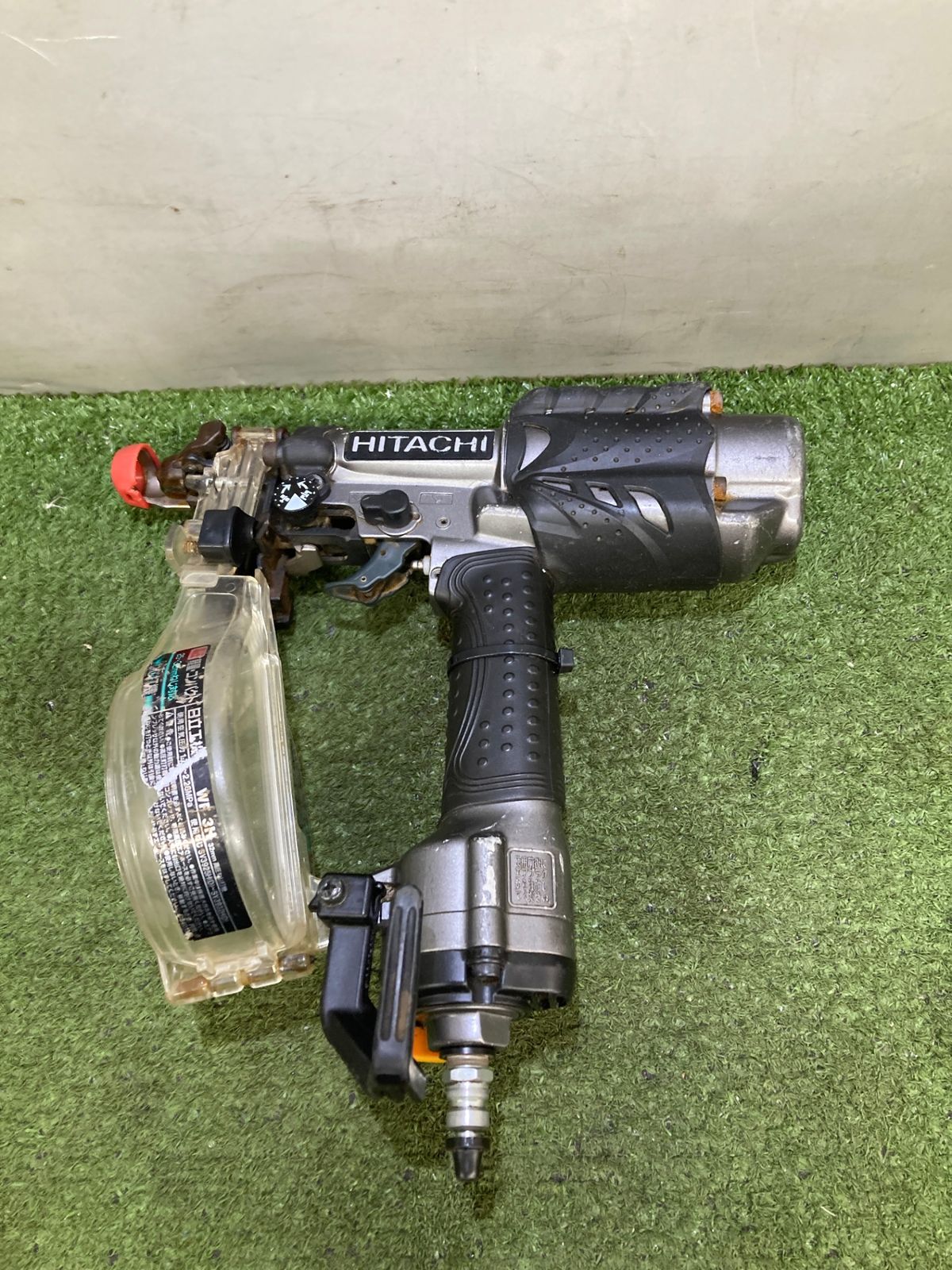 メタリックグレー