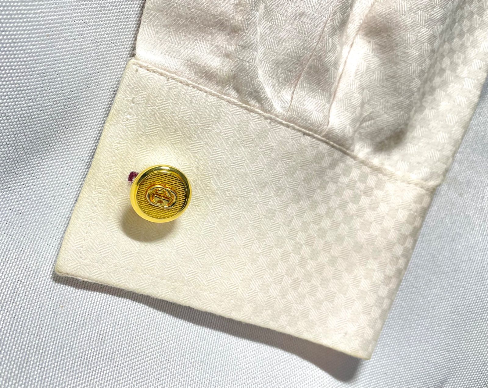 美品 GUCCI グッチ インターロッキングG GGロゴ ゴールドメタリック