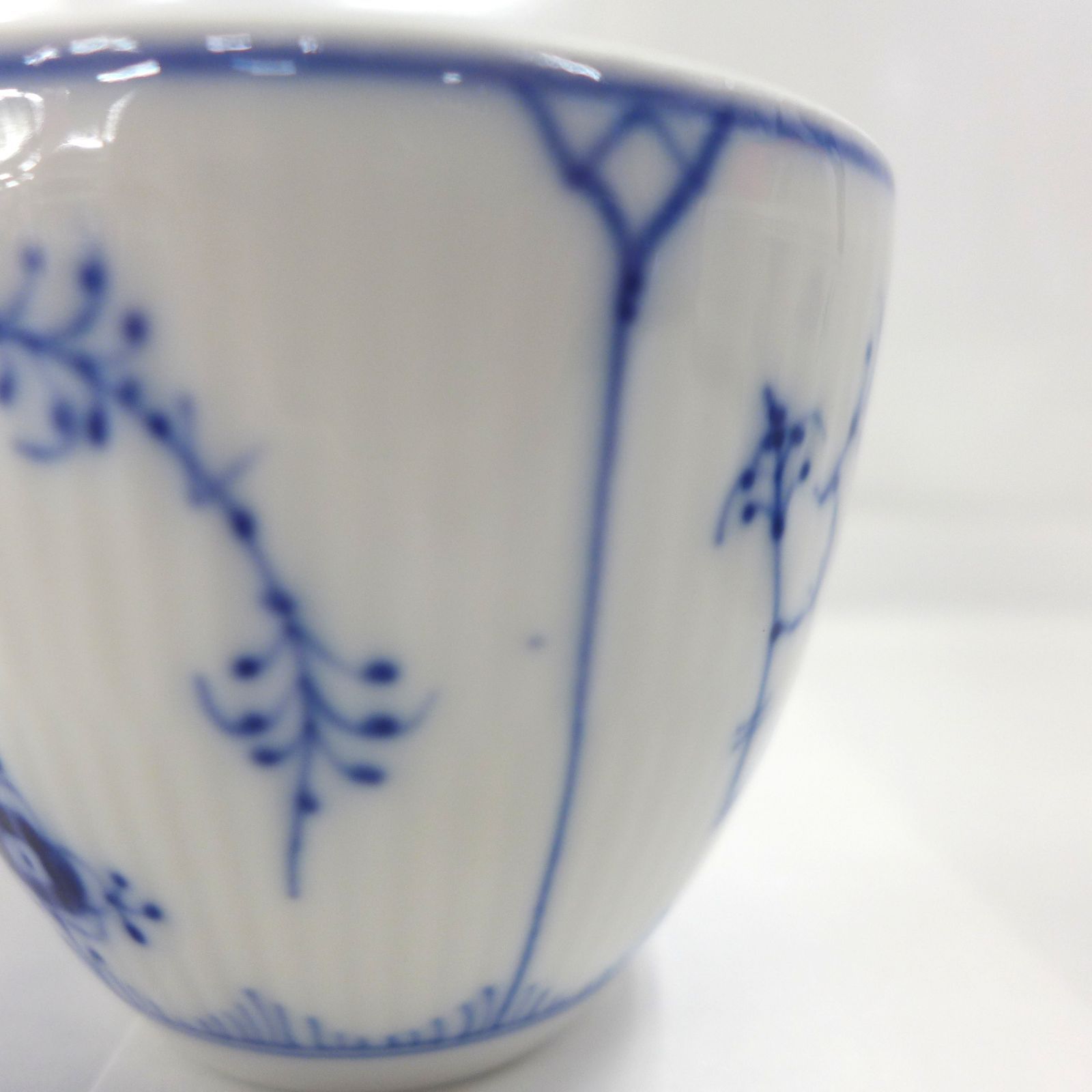 ブルーフルーテッドプレイン カップ＆ソーサー