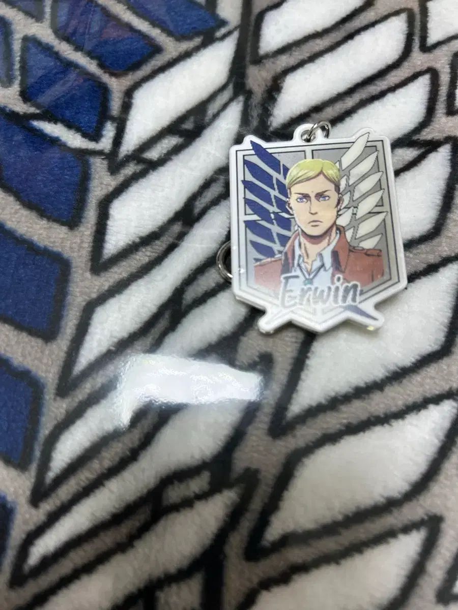 進撃の巨人フランクバーガー ケープブランケット エルヴィン団長 キーホルダー
