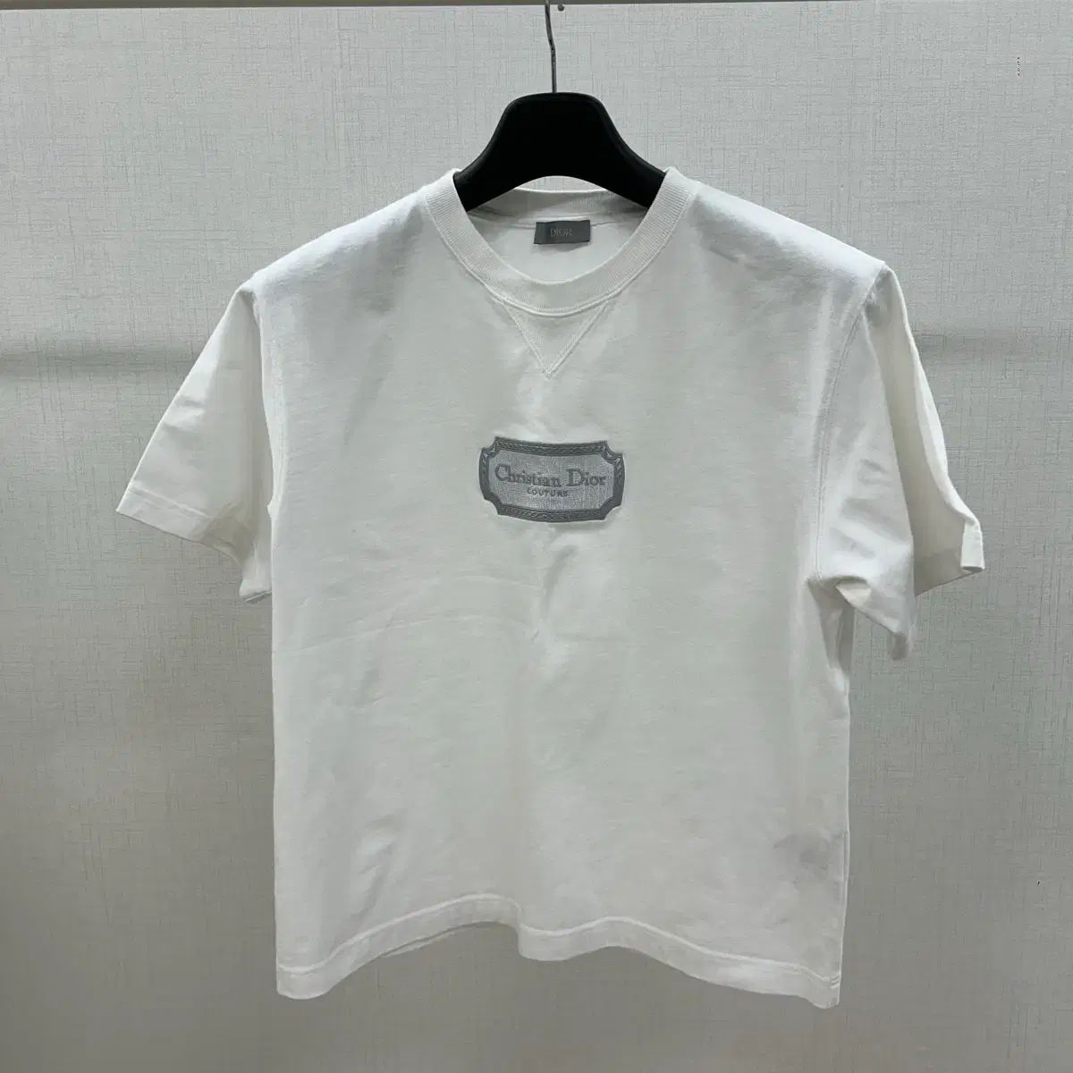 ディオール 白 ロゴ Tシャツ - メルカリ