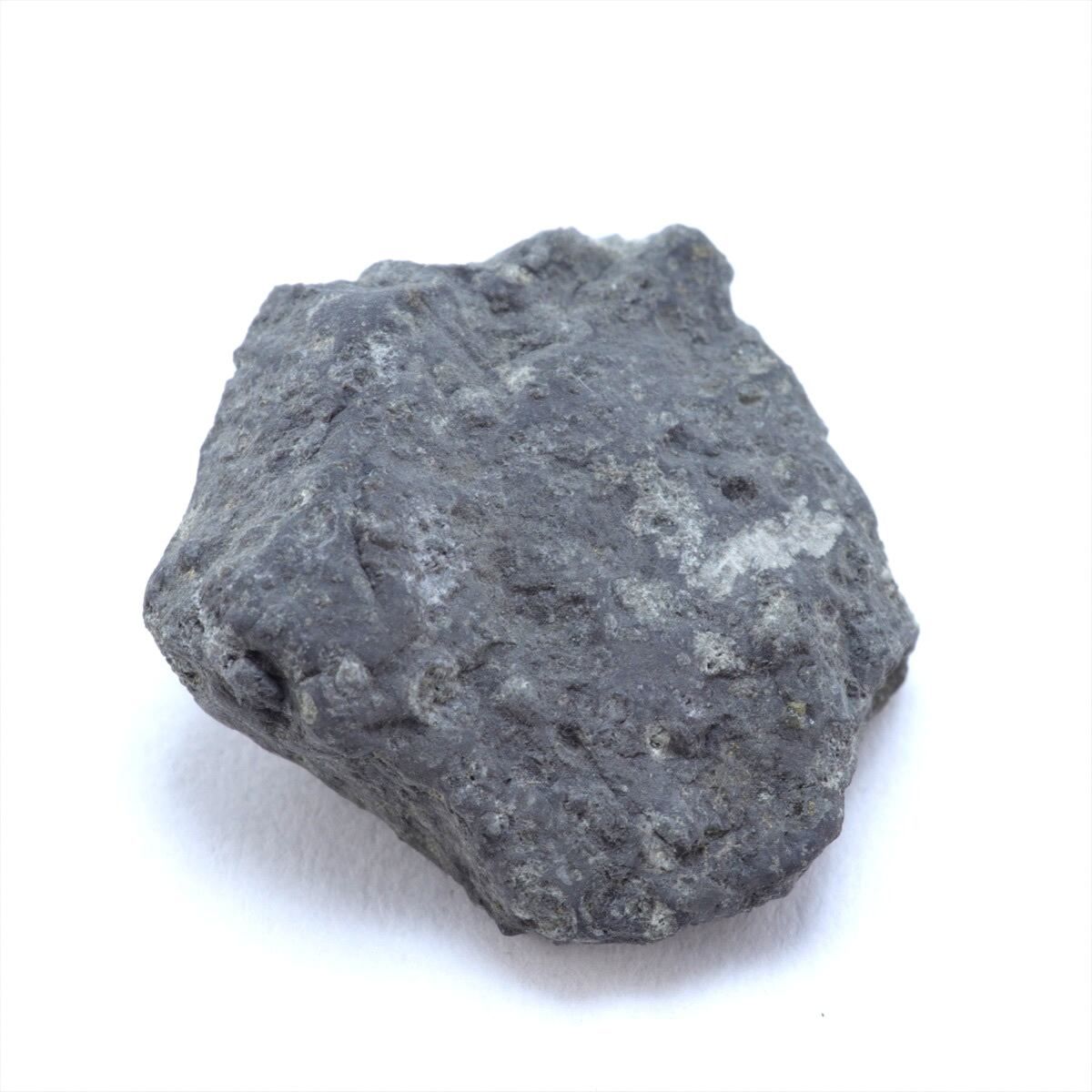 アエンデ 隕石 1.6g 炭素質コンドライトCV3 石質隕石 原石 標本