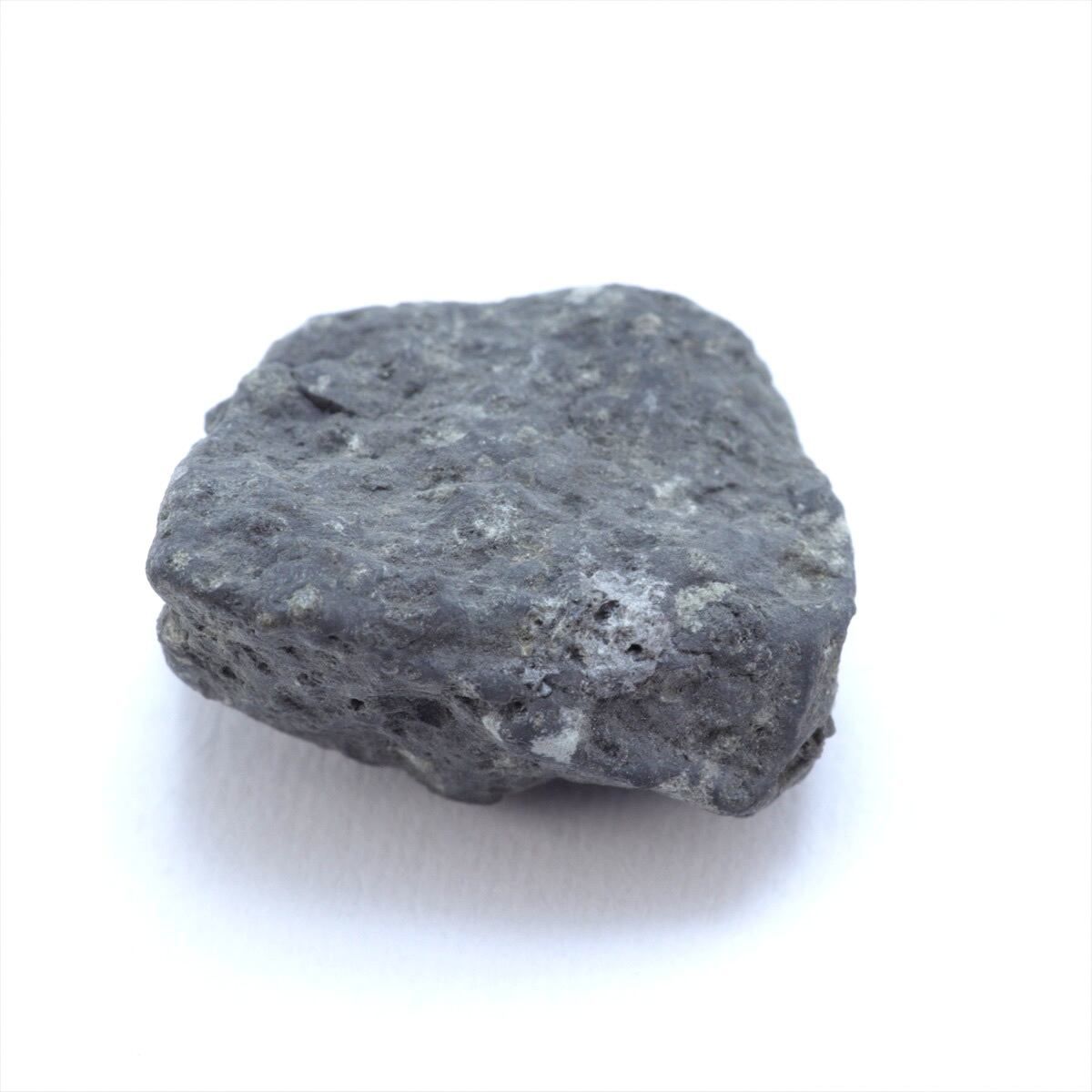 アエンデ 隕石 1.3g 炭素質コンドライトCV3 石質隕石 原石 標本