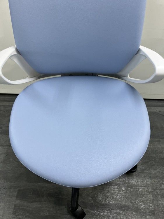 ピコラリビナシリーズ 固定肘付ピコラリビナチェア