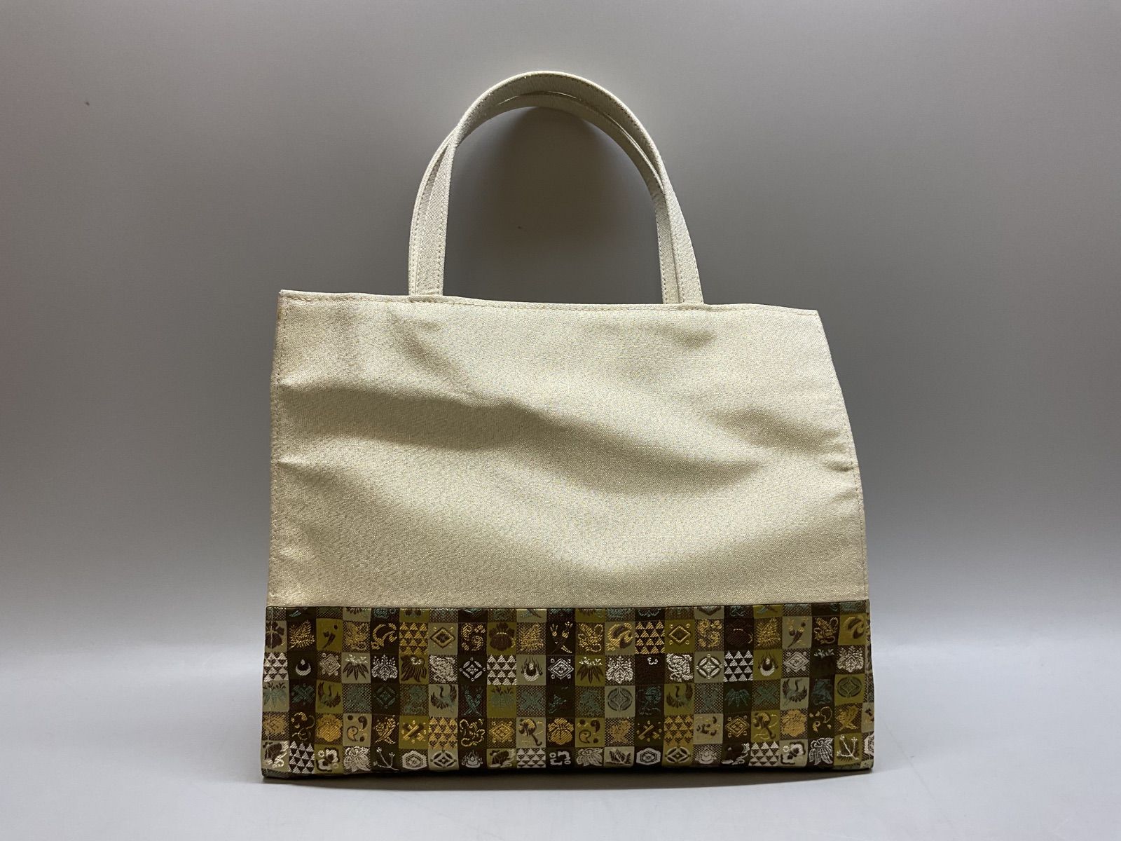 Shaesby 18k WGフックピアス 【公式通販】