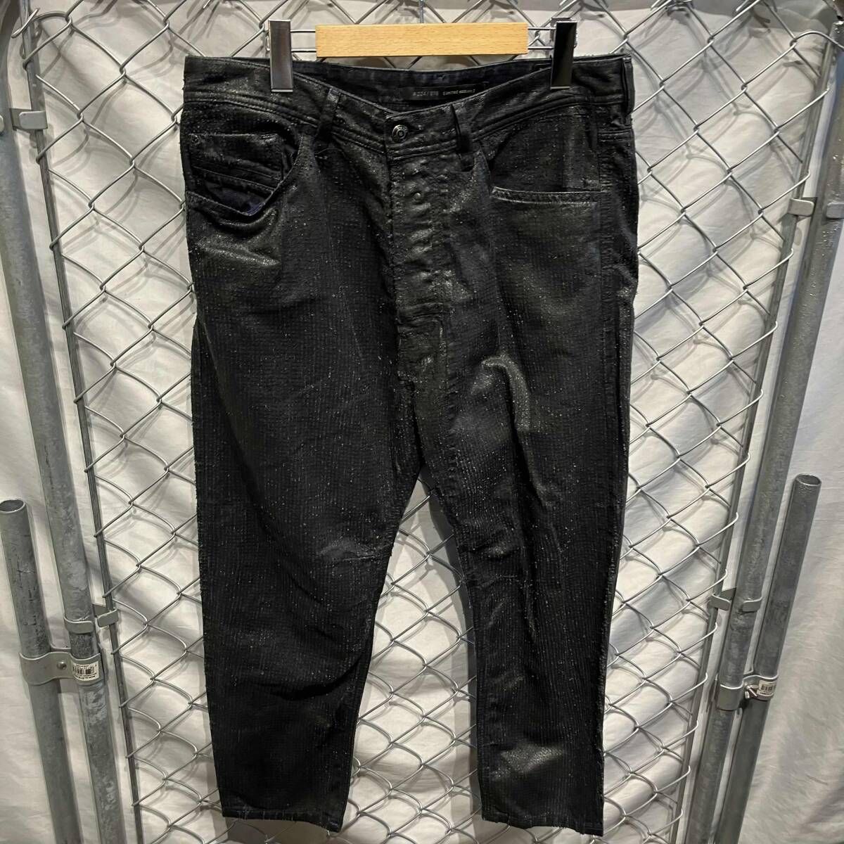 DIESEL ブラック光沢素材デニムパンツ W32 L32 ディーゼル - メルカリ