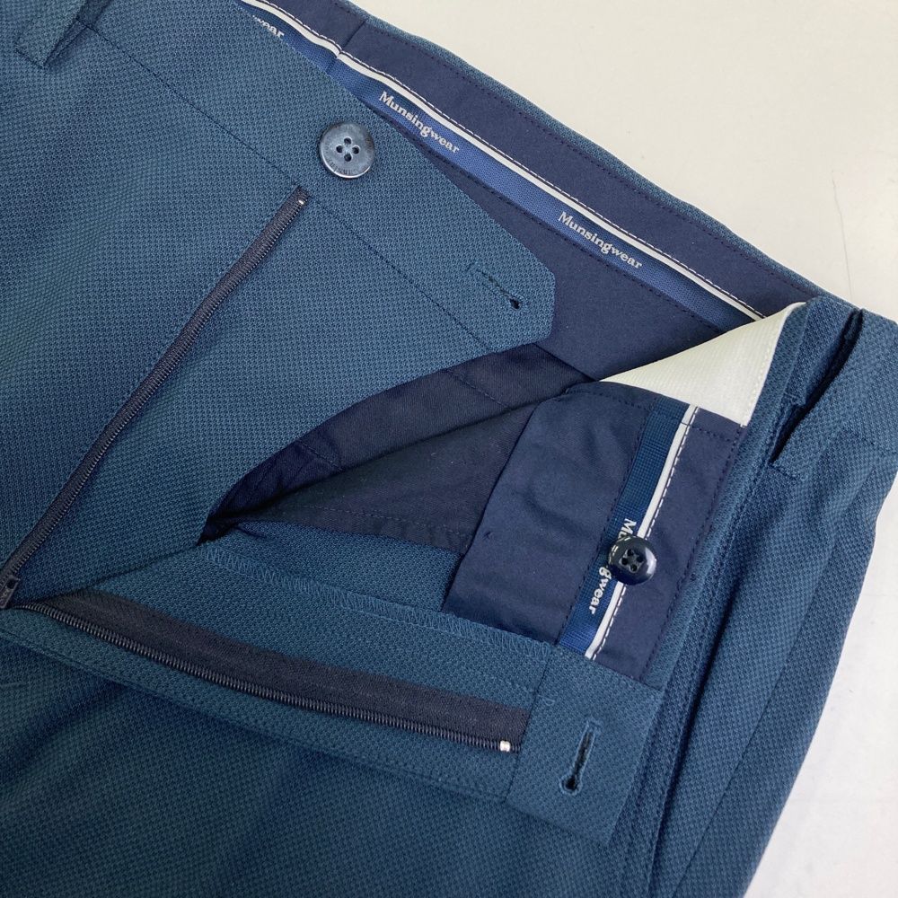 マンシングウェア　ネイビー ストレッチ ゴルフパンツ 84〜88 サイズ：88 MUNSING WEAR マンシングウェア ロングパンツ ネイビー系