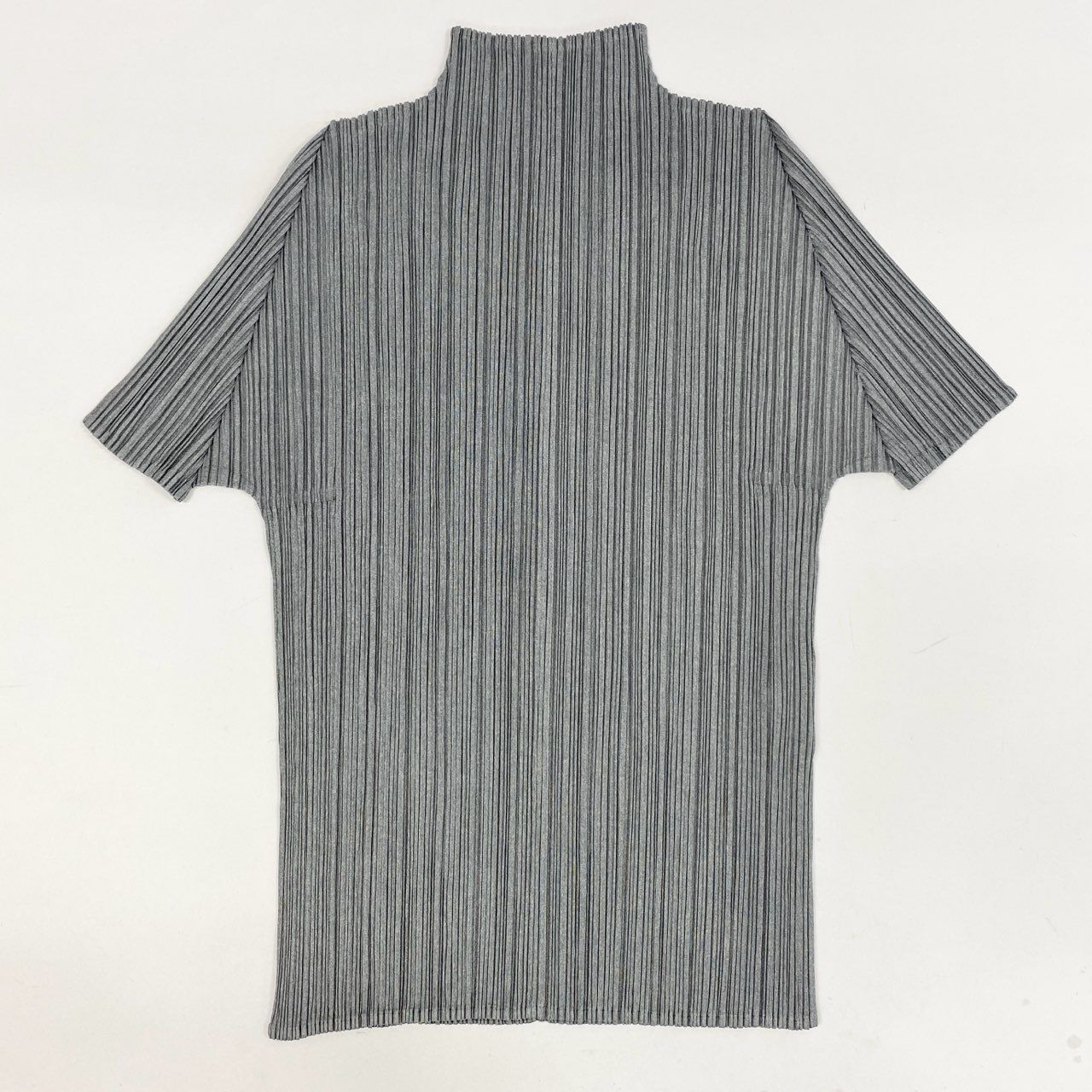 PLEATS PLEASEイッセイミヤケ　ハイネック　グレー　サイズ3 61a24 PLEATS PLEASE プリーズプリーツ イッセイミヤケ ハイネック