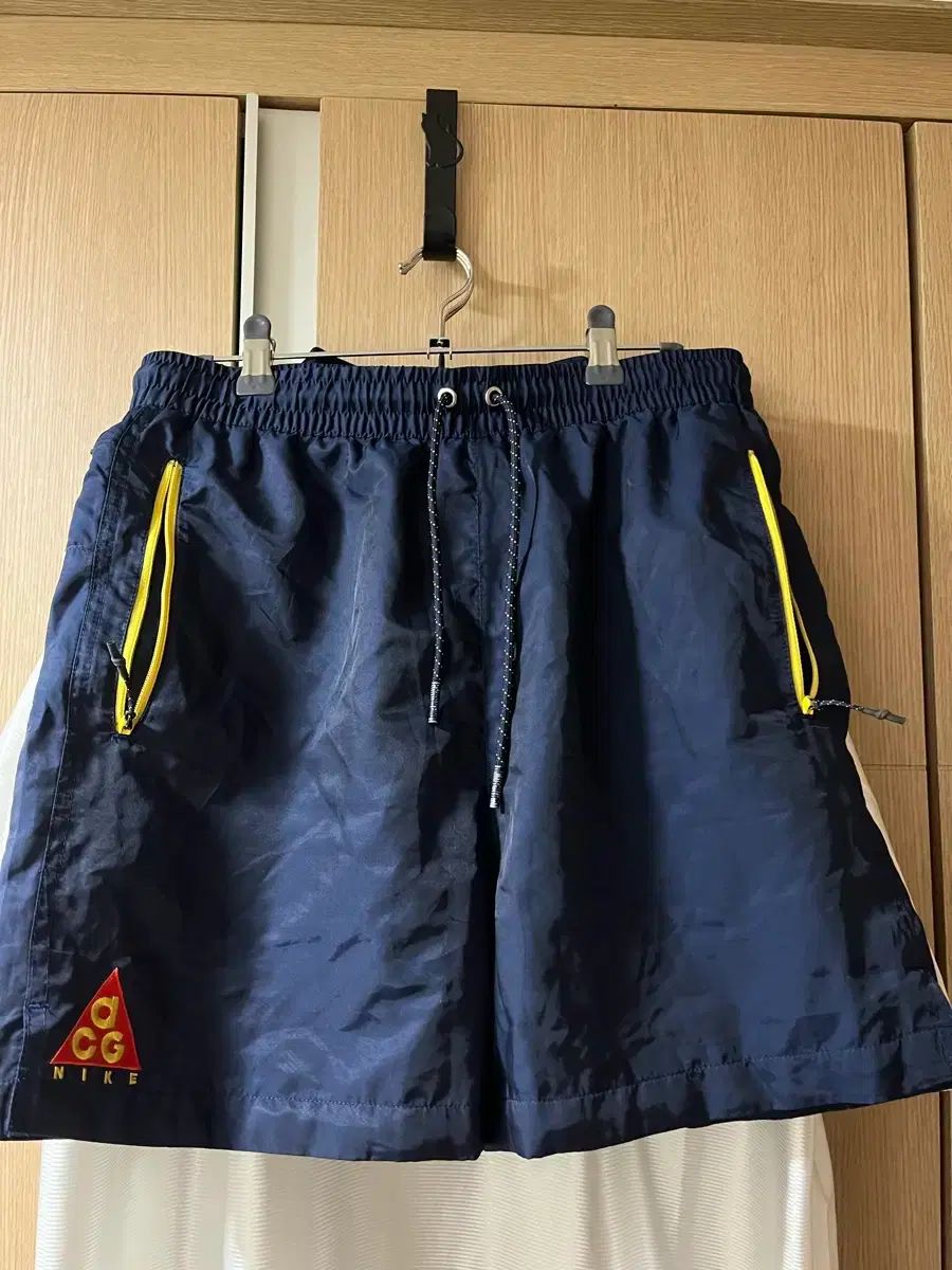 ACG ショートパンツ ハーフパンツ S 出品 - メルカリ