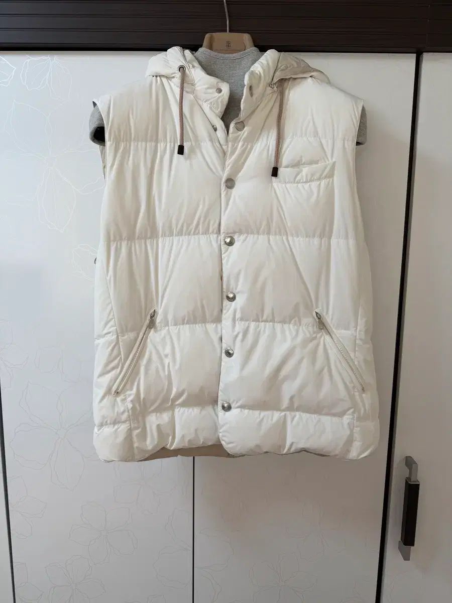 BRUNELLO CUCINELLI(ブルネロクチネリ) ダウンベスト 直営店セール】ブルネロクチネリ ダウンベスト 限定モデル (BRUNELLO