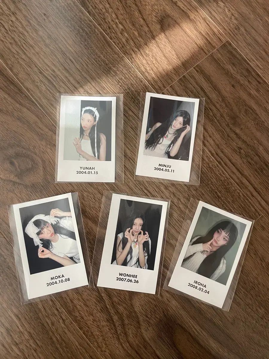 アイリット デビューショーケース トレカ タートルネック ユナ YOONA ミンジュ MINJU モカ ONE イロハ