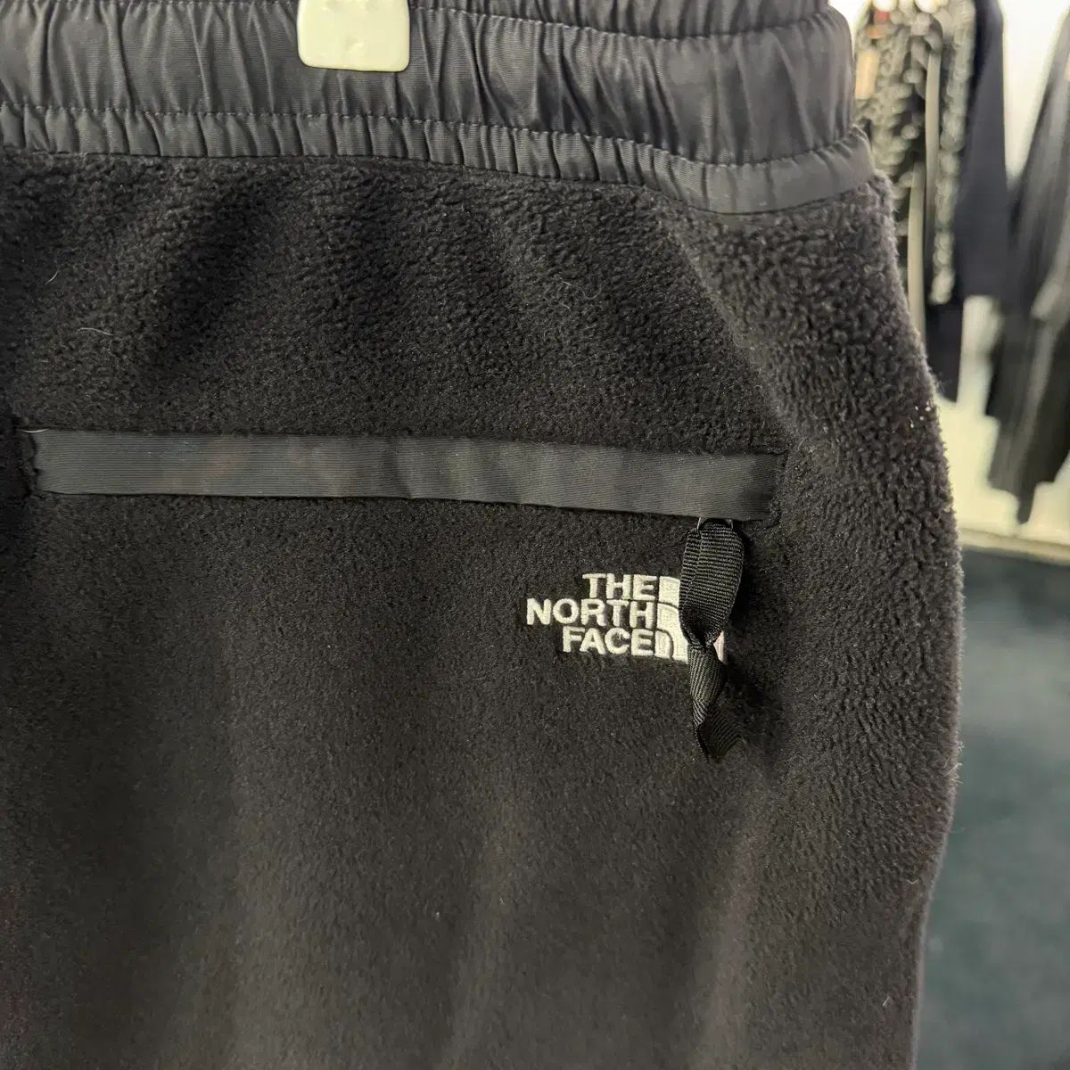 デナリ フリースパンツ