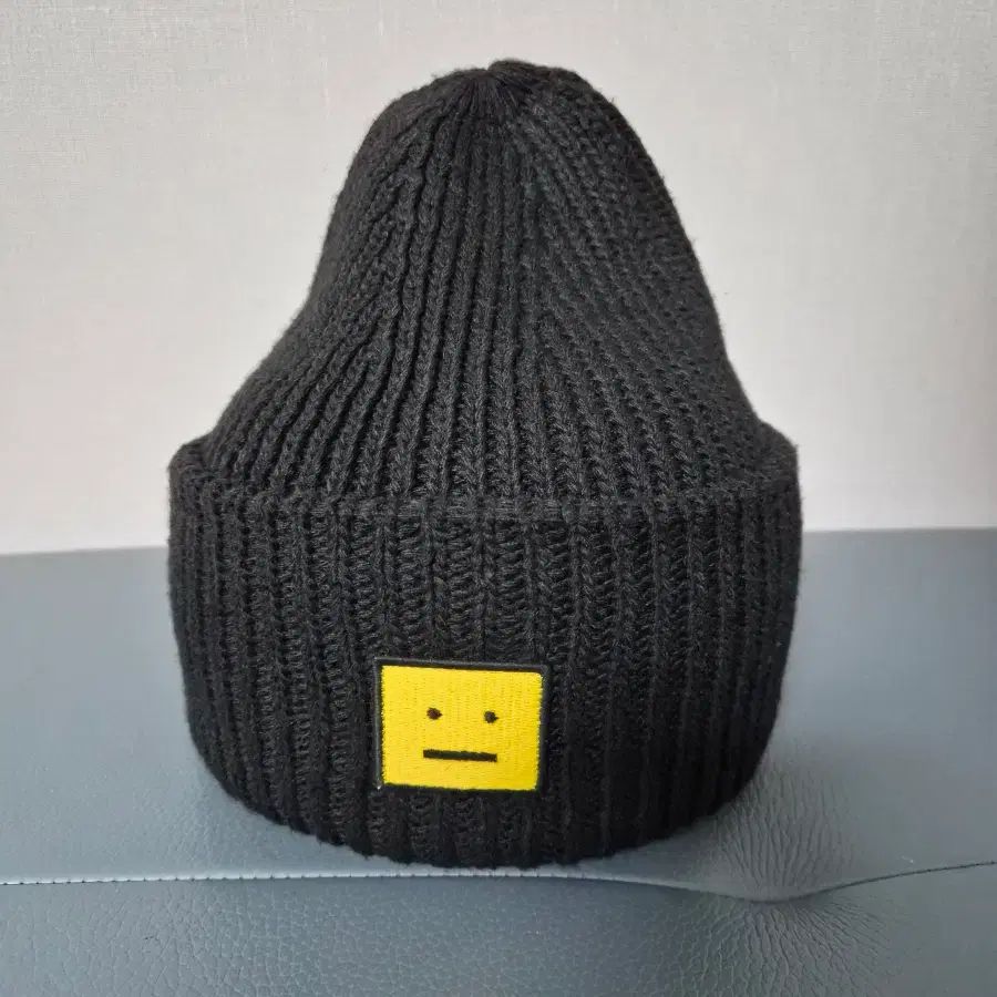 Acne Studios アクネストゥディオズ ビーニー ニット帽 Acne Studios アクネストゥディオズ 56号 刺繍 FACE ロゴ ビーニー