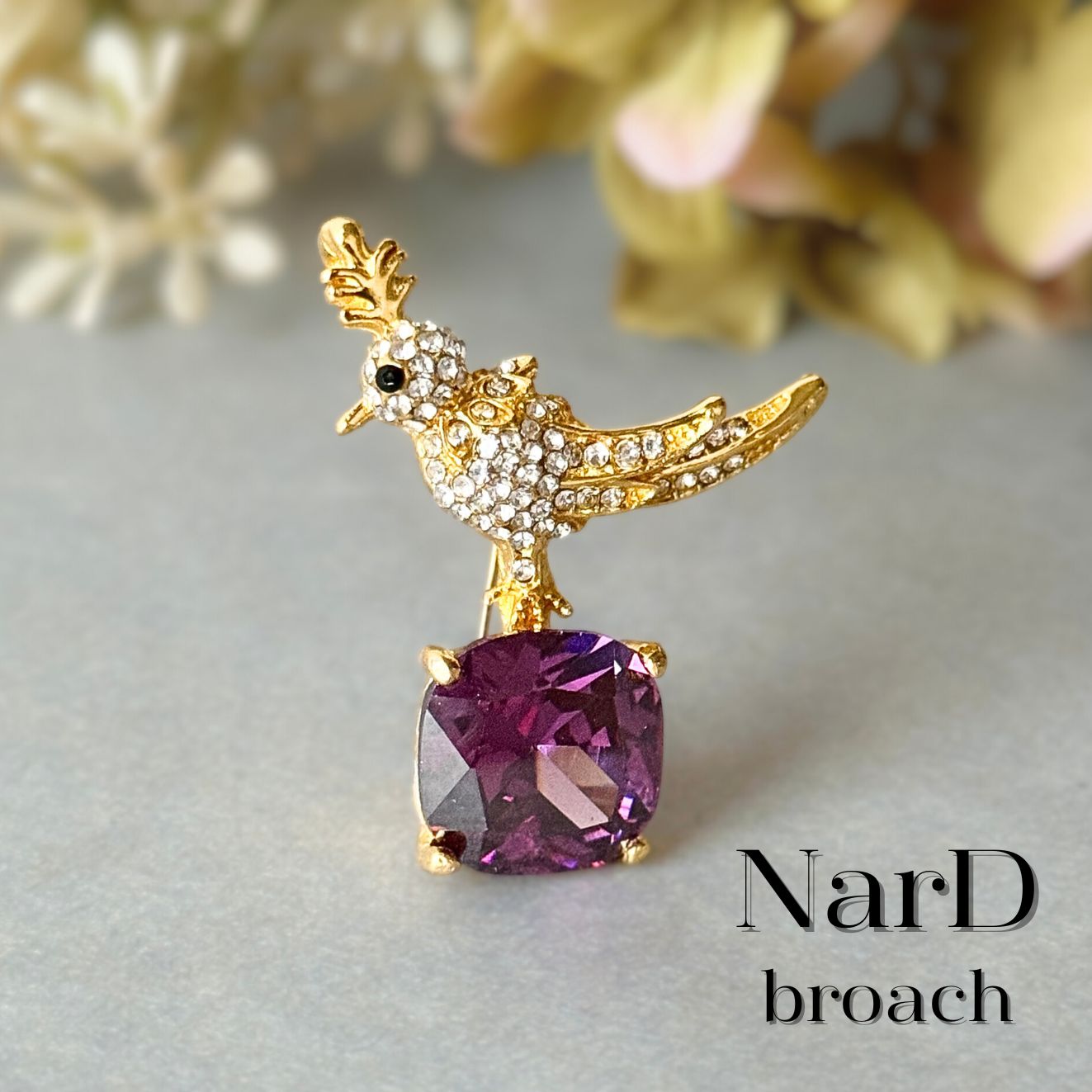 クリスタルが綺麗な鳥のブローチ 鳥 生き物 動物 かわいい スーツ メンズ 上品 キラキラ 新品未使用 男女兼用 コサージュ お呼ばれ 結婚式 発表会  入学式 卒業式 オケージョン ユニセックス ペンダントトップ NerD - メルカリ