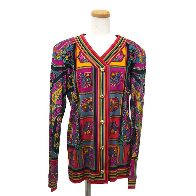 極美品✨レオナール 豪華花柄 金ボタン ノーカラー ジャケット M ブラック レオナール ノーカラージャケット マルチカラー 金ボタン 花柄