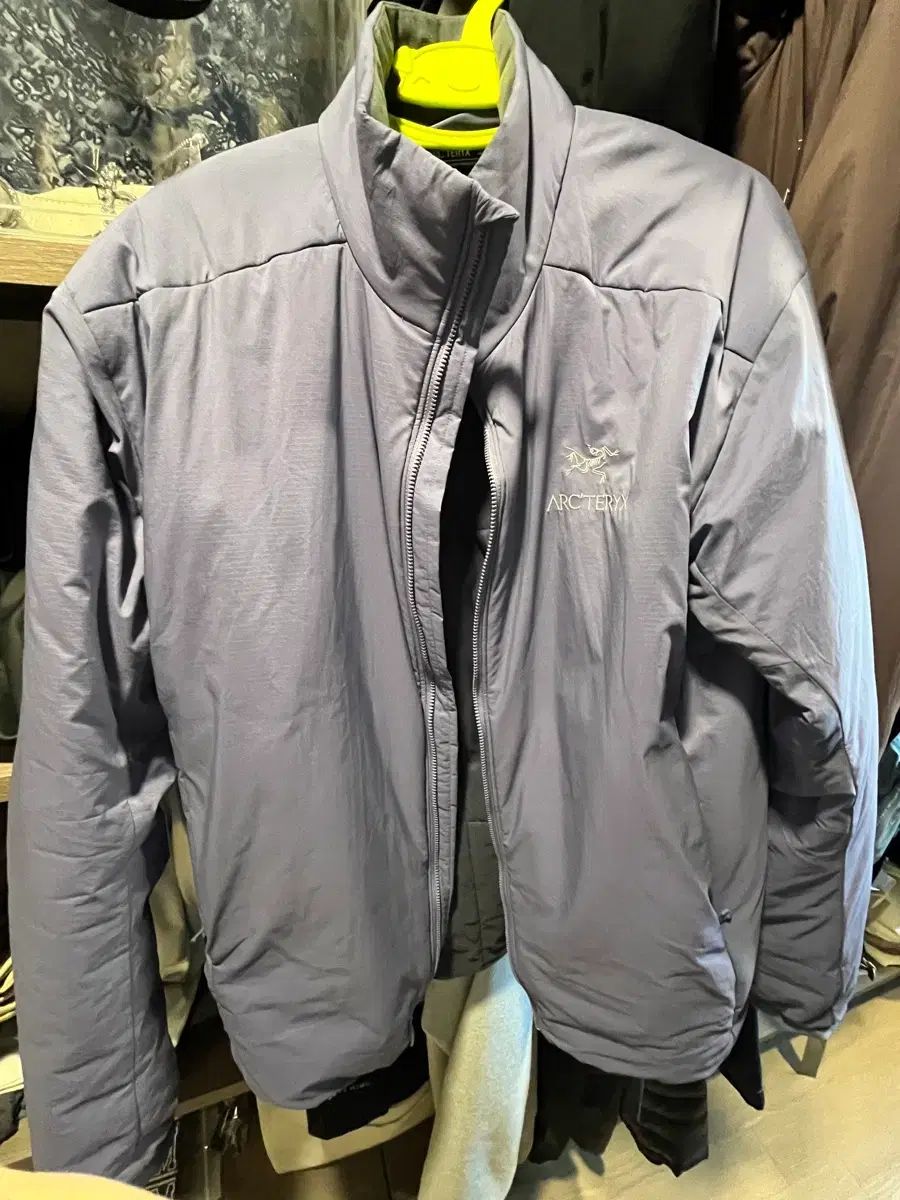 ARC TERYX Atom AR マルチバース L