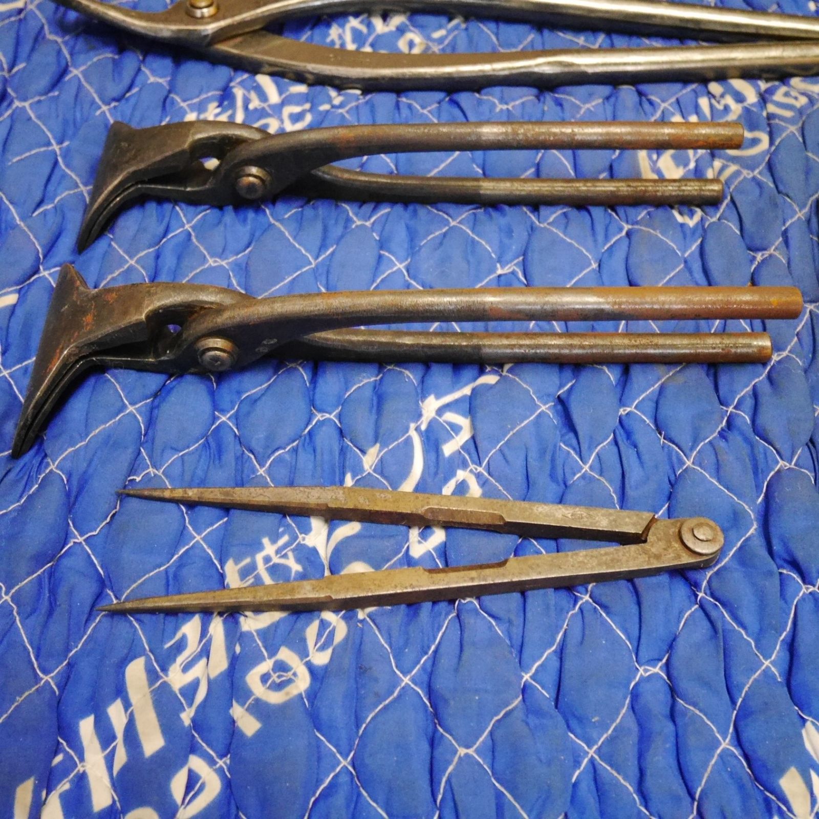 11点まとめ売り 板金 ハサミ 掴箸 鋼製コンパス つかみ箸 金切鋏 やっとこ 等 メーカー 型式 不明 板金作業 掴み 曲げ 潰し はさみ